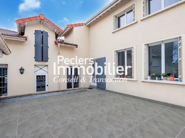 Maison esprit loft aux volumes exceptionnels – Rueil Malmaison C