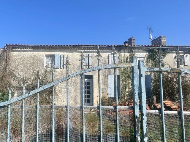 Maison Essouvert à rénover, au calme et beau potentiel pour faire une grande maison 220 m2