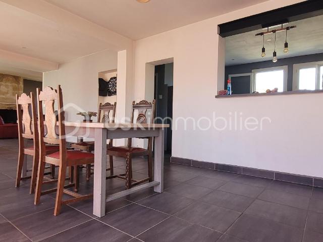 MAISON ET APPARTEMENT 254 M2 10 PIECES DONT 7 CHAMBRES, GARAGE ET TERRAIN
