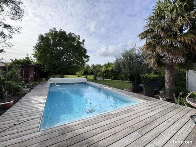 Maison et grand terrain | 6p | 3ch | 108 m² |Terrasse · Piscine