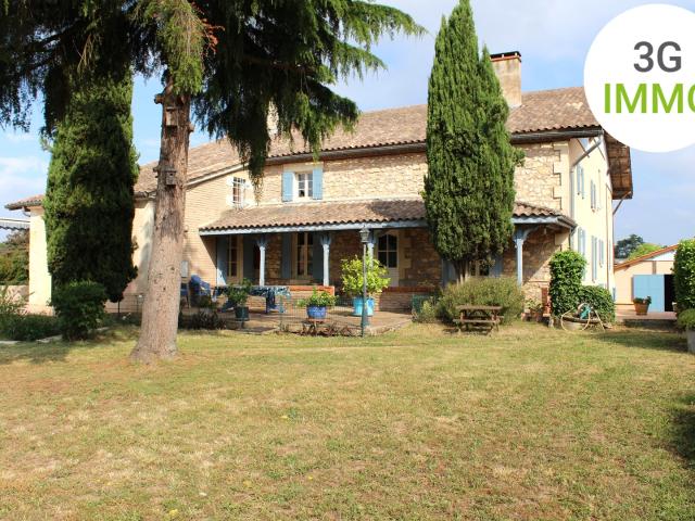 Maison et grand terrain 10 pièces