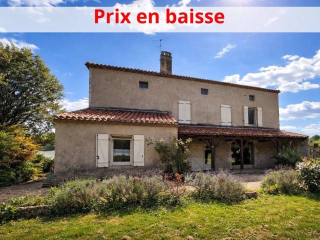 Maison et grange sur terrain de plus 6000 m² 139m² Anglars Juillac