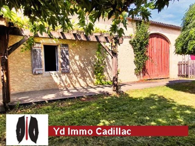 Maison et dépendance en pierre