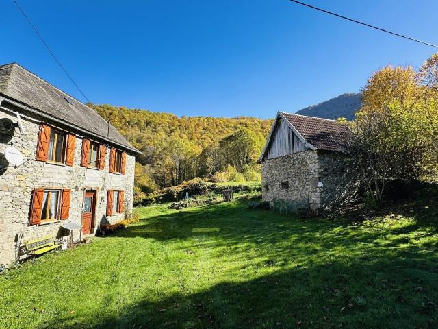Maison et dépendances,Au pied du Valier 09800. 95m² Uchentein