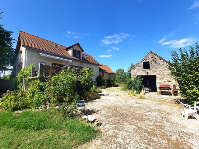 Maison et dépendances proches de Caylus