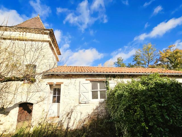 Maison et moulin, piscine sur grand terrain