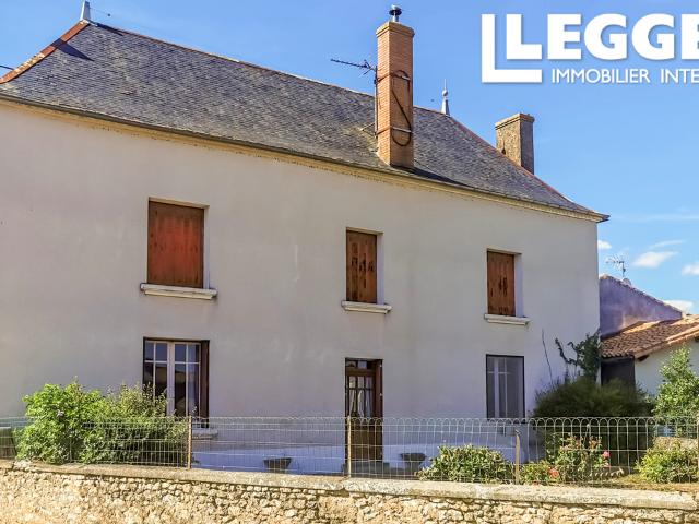 Maison et son corps de ferme de 1890 dans un paisible village des Deux Sevres
