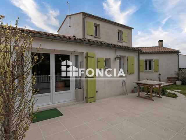 Maison avec annexe et dépendance dans une impasse, plage de la Remigeasse