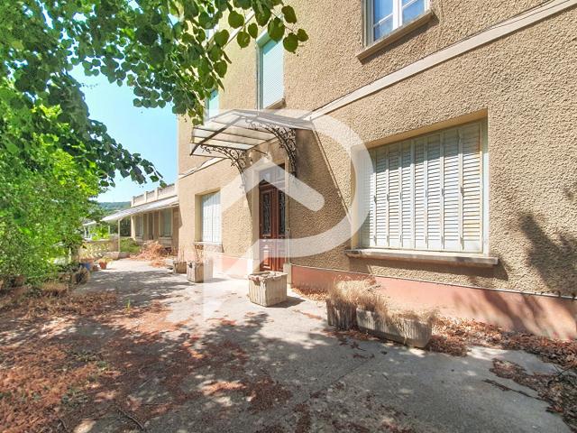 Maison et terrain à vendre Sauzet 12 pièce s 276 m2