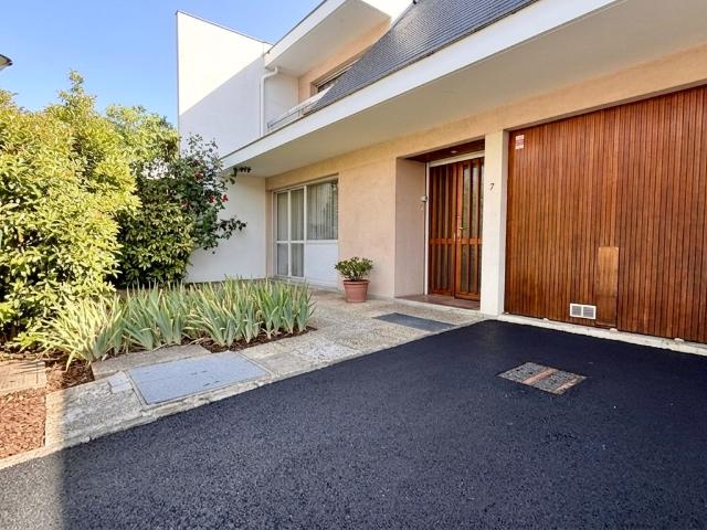 Maison Evry Courcouronnes 8 pièce s 145 m2