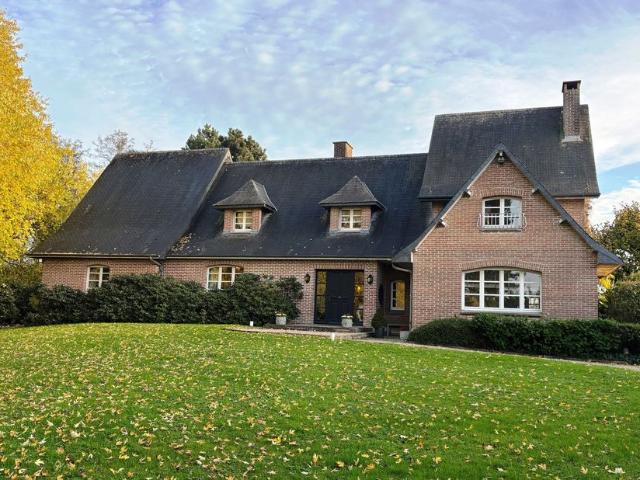 Maison exceptionnelle à vendre pour 489000 euro avec 6 chambres à coucher