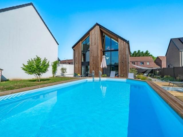 Maison exceptionnelle à vendre pour 675000 euro avec 5 chambres à coucher