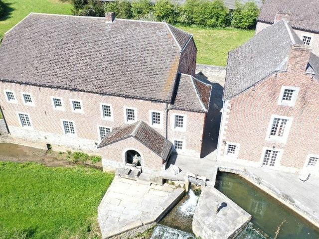 Maison exceptionnelle à vendre pour 1600000 euro avec 3 chambres à coucher