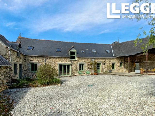 Maison exceptionnelle de 4 chambres. 5 680 m² de terrain et des dépendances offrant un fort potentiel