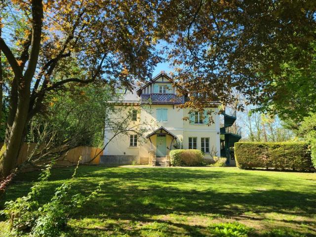 Maison F10