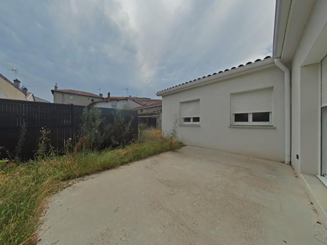 MAISON F3 81 m² jardinet + stationnement