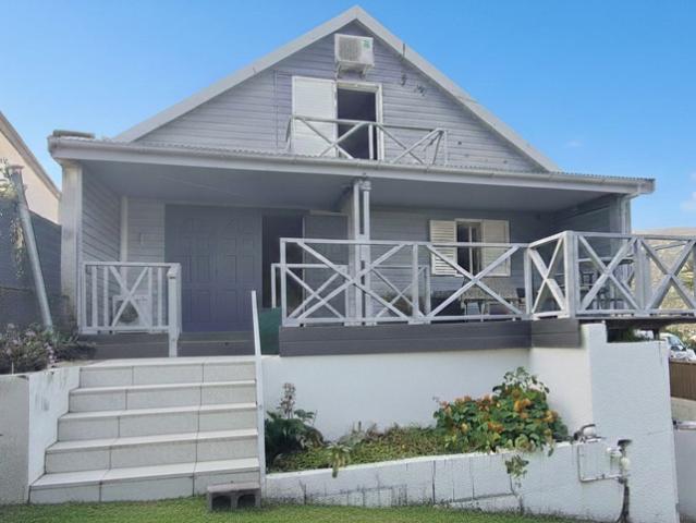 MAISON F3 EN R+1 MEUBLEE