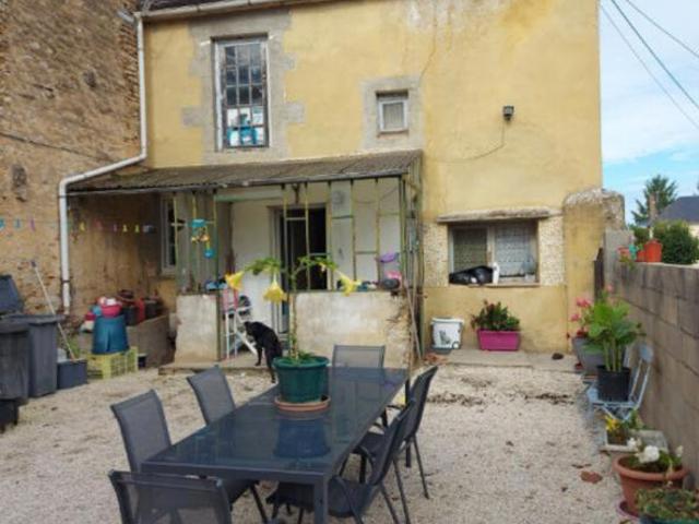 MAISON F4 AVEC GRANGE CHESLEY 10210
