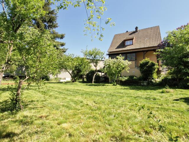 Maison F4 équipée avec grand jardin arboré