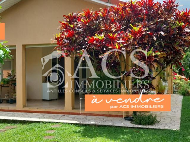Maison F5 + dépendance comprenant deux F2 Moutte FORT DE