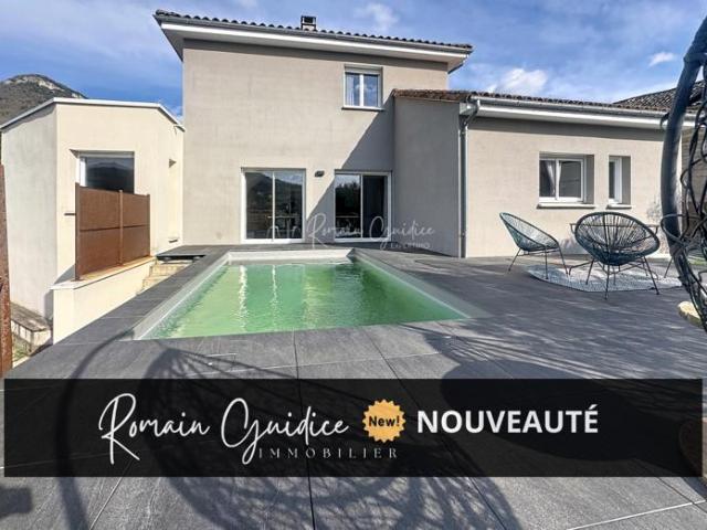 MAISON F6 145 M2 AVEC GARAGE ET PISCINE SUR TERRAIN DE 545 M