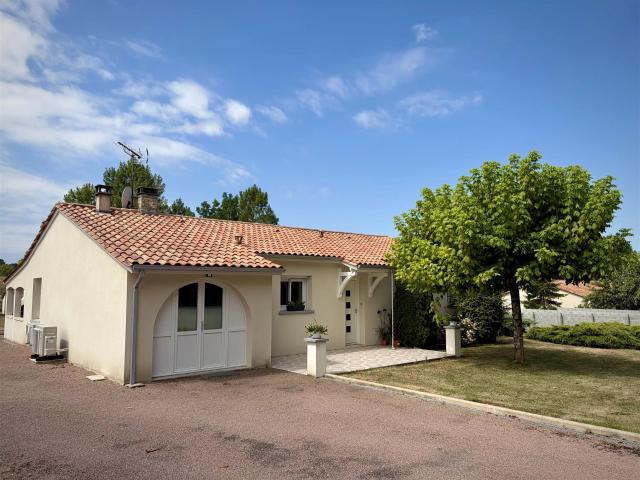 Maison familiale magnifiquement aménagée, située dans un qua. 105m² Verteillac