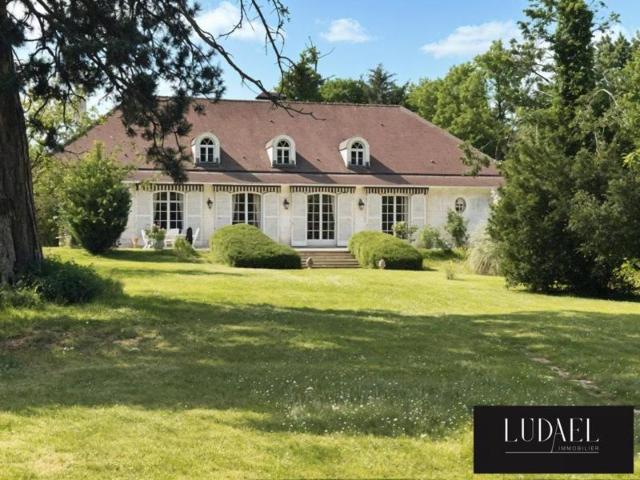 Maison familiale meublée à louer à Chantilly, quartier Bois S