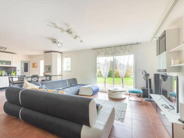 Maison familiale moderne de 200 m² avec jardin spacieux