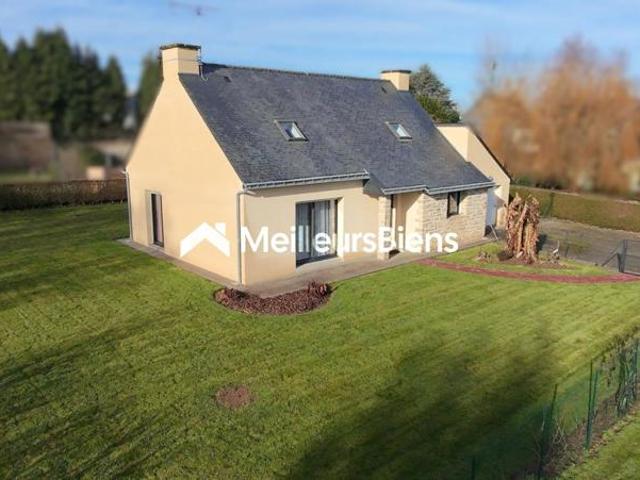 Maison familiale au cœur de La Gacilly avec grand terrain constructible