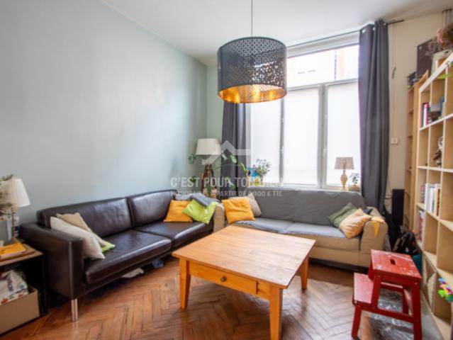 Maison familiale au cachet préservé avec jardin