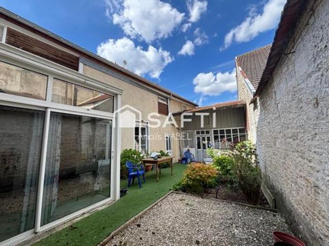 Maison familiale au calme avec cour sans vis à vis