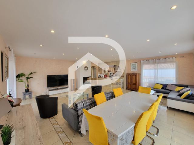 Maison familiale au calme avec piscine et volumes généreux Latour Bas Elne