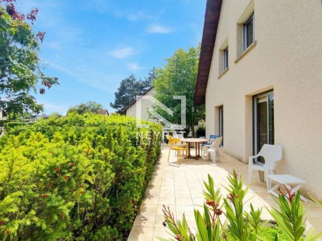 Maison familiale au calme avec vie de plain pied et grand sous sol
