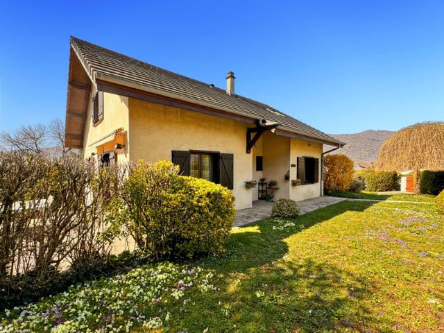 Maison familiale au calme, à fort potentiel, à proximité du l