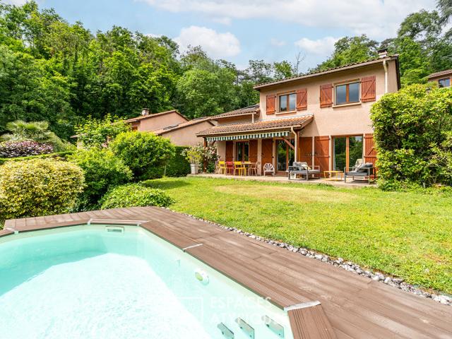 Maison familiale au calme dans un écrin de verdure