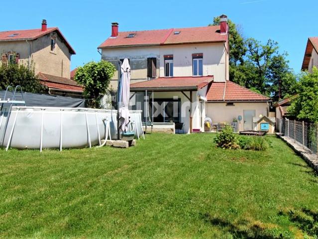 Maison familiale au calme, proche commerces et commodités