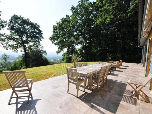 Maison familiale au coeur d'un domaine privé 276m² Pont l'Evêque