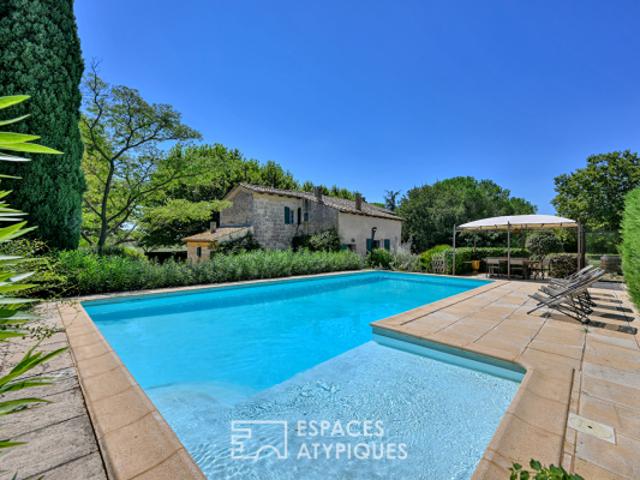 Maison familiale authentique avec piscine en Petite Camargue