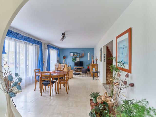 Maison familiale aux volumes généreux à La Pommeraye, un