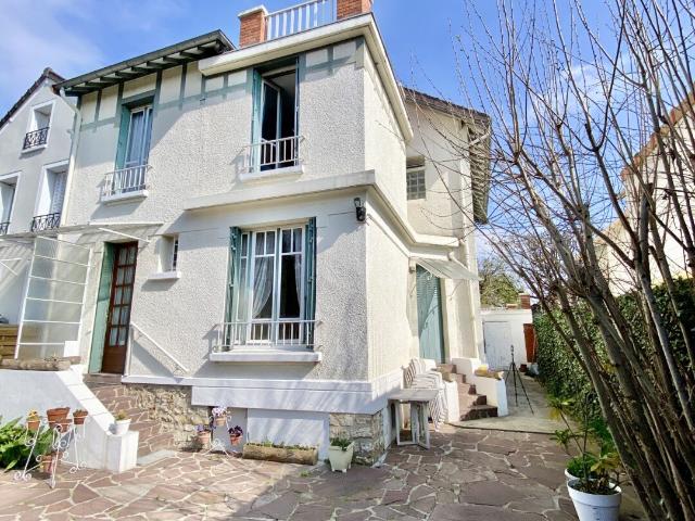 Maison familiale avec 5 chambres et un jardin à proximité de la