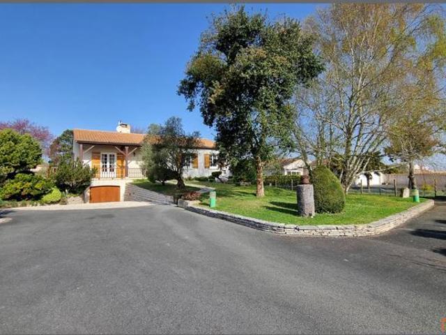 Maison familiale avec appartement indépendant 1km du centre et des plages