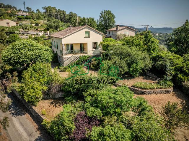 Maison familiale avec beaux volumes, terrasse et fort potent. 97m² Largentière