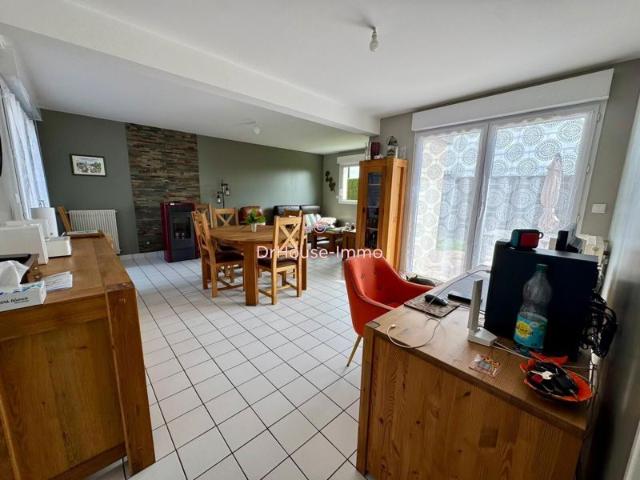 MAISON FAMILIALE AVEC BEAUX VOLUMES À DÉCOUVRIR !