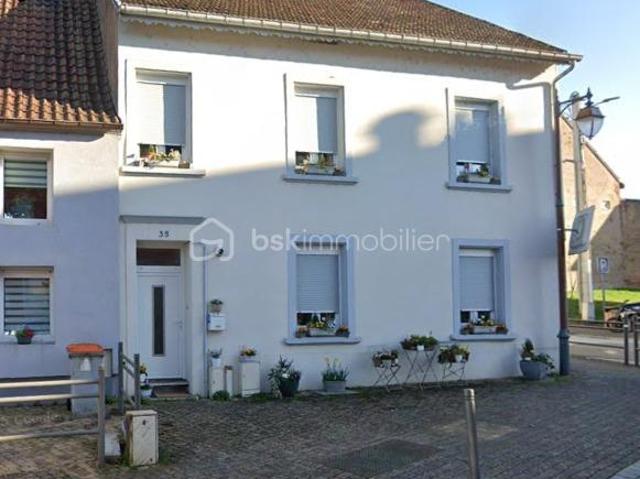 Maison familiale avec garage et combles aménageables – Rémelfing