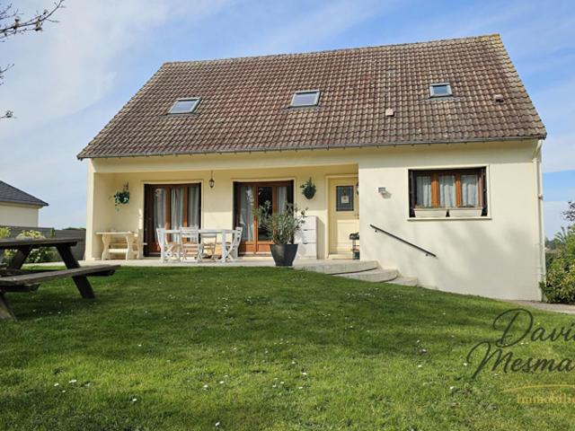 Maison familiale avec grand jardin et sous sol total à Boiss
