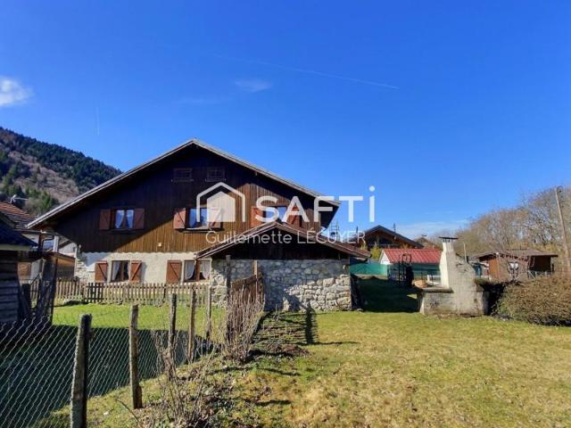 Maison familiale avec grand jardin et vue sur la Dent d'Oche – Fort potentiel