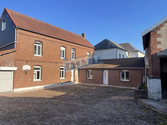 Maison familiale avec dépendances Secteur de Beaumetz