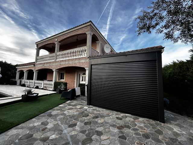 Maison familiale avec étage 150 m2 habitables Bourg lès Valence