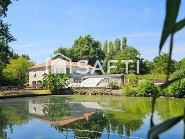 Maison familiale avec étang, piscine et parc arboré entre La Roche sur Yon et Aizenay