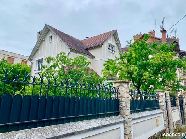 Maison familiale avec jardin au calme proche centre ville de Troyes